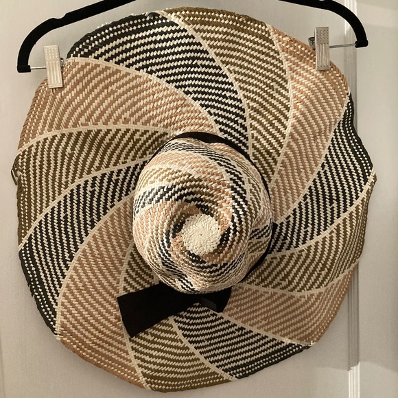 Floppy Hat w/Bow - Picture 1 of 3